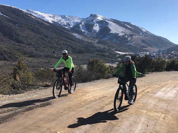 Rio Negro, Argentina, Cerro Catedral Lago Gutierrez Bariloche caminos single track para MTB